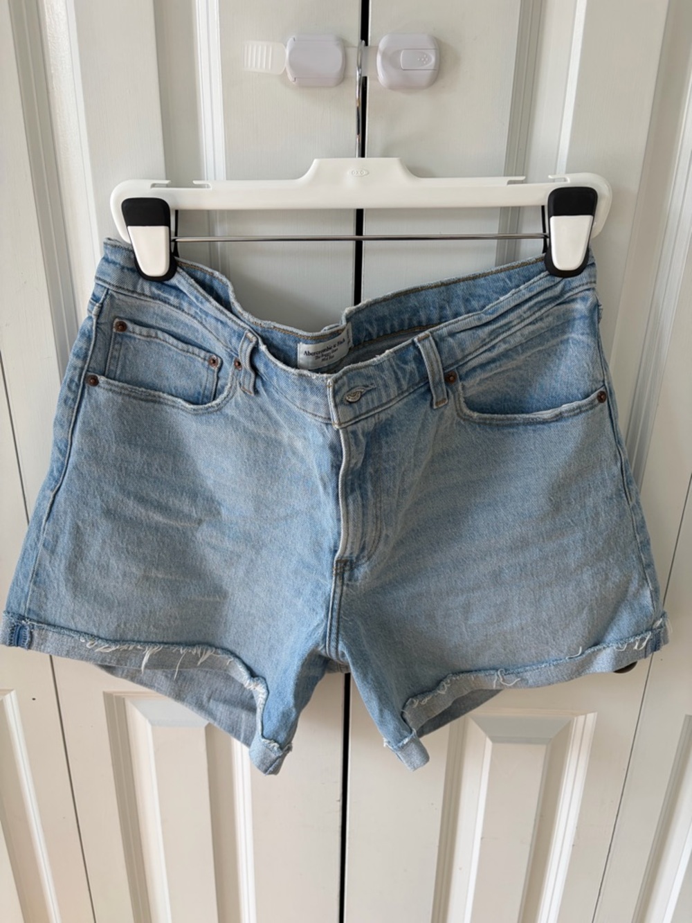 Abercrombie & Fitch the baggy short midrise  32